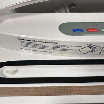 LOT 16L: GNC Deluxe Juicer, Ziplock Vacuum Sealer & More