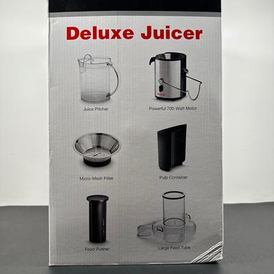 LOT 16L: GNC Deluxe Juicer, Ziplock Vacuum Sealer & More