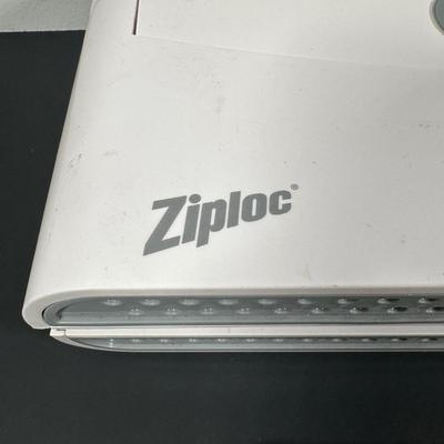 LOT 16L: GNC Deluxe Juicer, Ziplock Vacuum Sealer & More