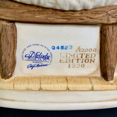 LOT 20 L: "Animated & Illuminated Deluxe Special People" by Design Arts, "Rock Santa" Edition #1, & 1990...