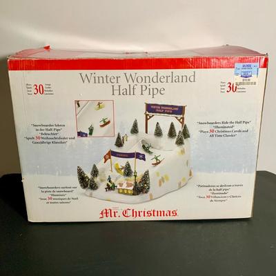 LOT 23 L: 2009 Mr. Christmas Illuminated Musical Winter Wonderland Half Pipe