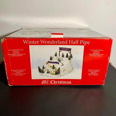 LOT 23 L: 2009 Mr. Christmas Illuminated Musical Winter Wonderland Half Pipe