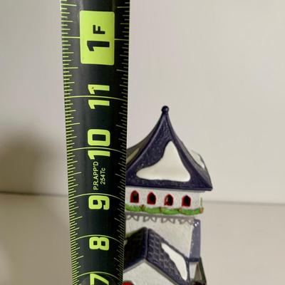 LOT 25 L: St. Nicholas Square Illuminated 2009 "Ryan's Bicycle Shop", 2010 "The Coffee Grounds", Department 56...