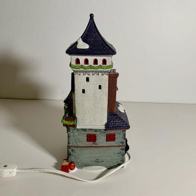 LOT 25 L: St. Nicholas Square Illuminated 2009 "Ryan's Bicycle Shop", 2010 "The Coffee Grounds", Department 56...