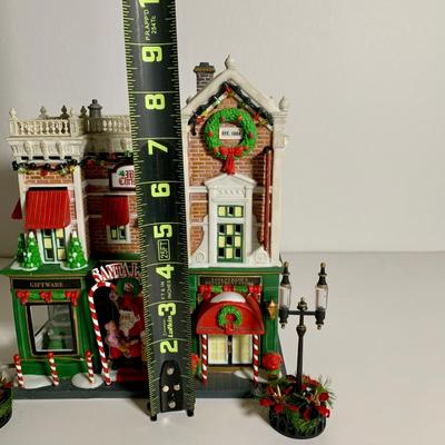 LOT 26 L: Department 56 2005 Christmas In The City Series "Visiting Santa At Finestrom"