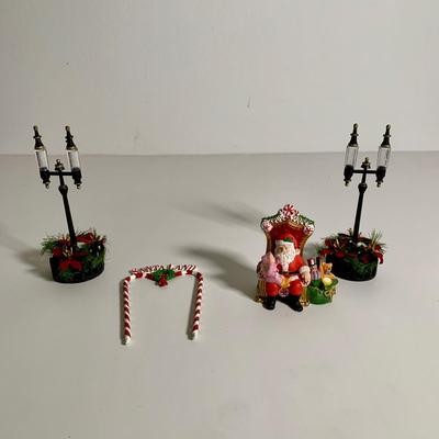 LOT 26 L: Department 56 2005 Christmas In The City Series "Visiting Santa At Finestrom"