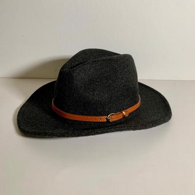 LOT 27 L: Kate Spade "Harlee" Pink Sunglasses, INC Black Bead Bag, NWT Indigo Soul Silver Bag, & More