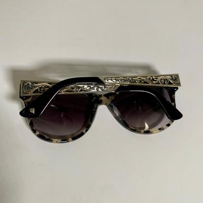 LOT 27 L: Kate Spade "Harlee" Pink Sunglasses, INC Black Bead Bag, NWT Indigo Soul Silver Bag, & More