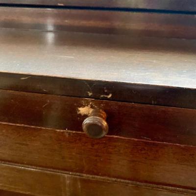 LOT 28 F: Lester Piano w/ Bench