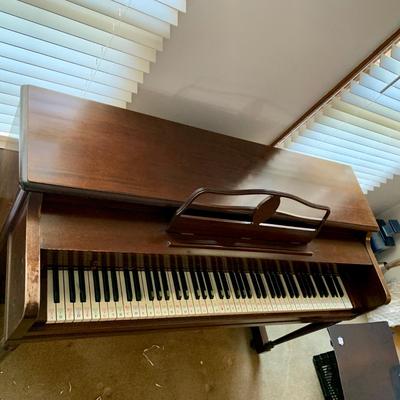 LOT 28 F: Lester Piano w/ Bench
