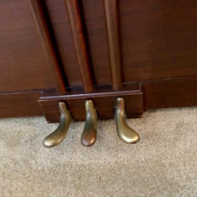 LOT 28 F: Lester Piano w/ Bench