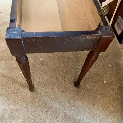 LOT 28 F: Lester Piano w/ Bench