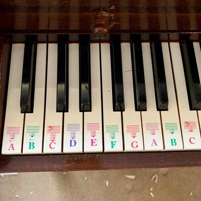 LOT 28 F: Lester Piano w/ Bench