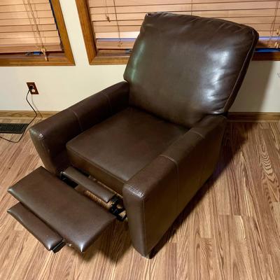 LOT 40 L: Homegoods Stagecoach Brown Recliner