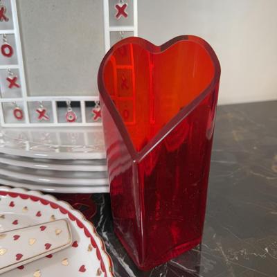 LOT 47D: Valentine’s Day Home Decor, Stemmed Glassware & Serving Dishes