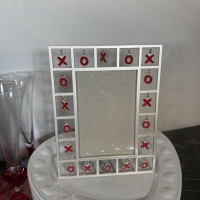 LOT 47D: Valentine’s Day Home Decor, Stemmed Glassware & Serving Dishes