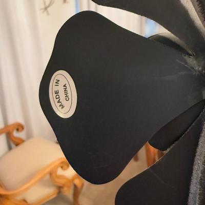 LOT 48K: Metal Butterfly Wall Decor & Floral Wall Decor