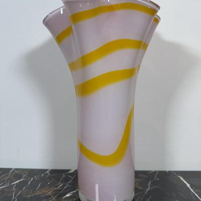 LOT 51D: Art Glass Rose, Vases & Cherub Tulip Lamp