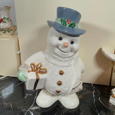 LOT 54D: Lenox Christmas Figurines & Ornaments