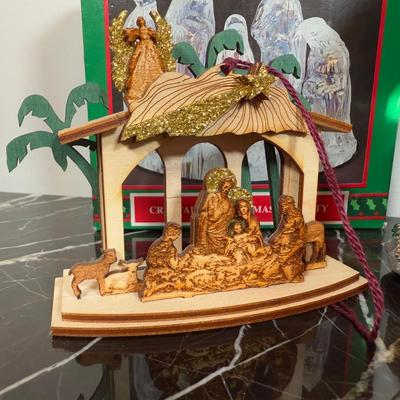 LOT 56D: Nativity & Religious Holiday Home Decor