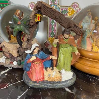 LOT 56D: Nativity & Religious Holiday Home Decor
