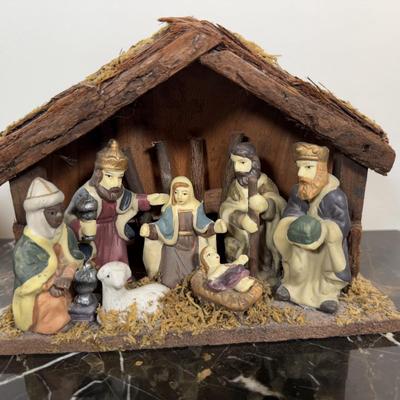 LOT 56D: Nativity & Religious Holiday Home Decor