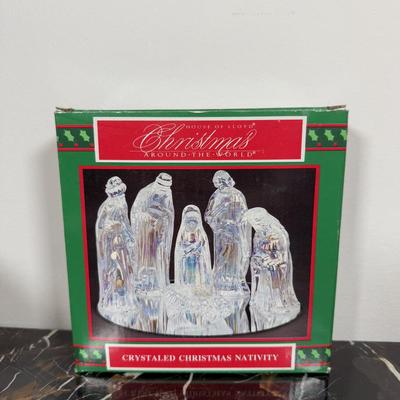 LOT 56D: Nativity & Religious Holiday Home Decor