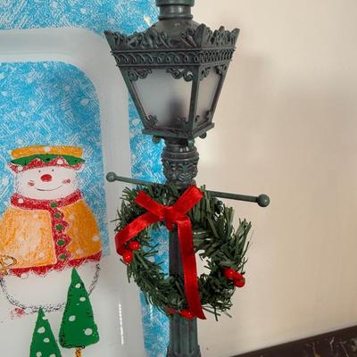 LOT 57F: Christmas Home Decor Collection