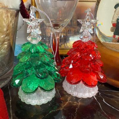 LOT 57F: Christmas Home Decor Collection