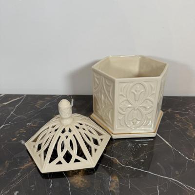 LOT 60D: Lenox Collection - Charleston Cake Plate, Bowls, Server & More