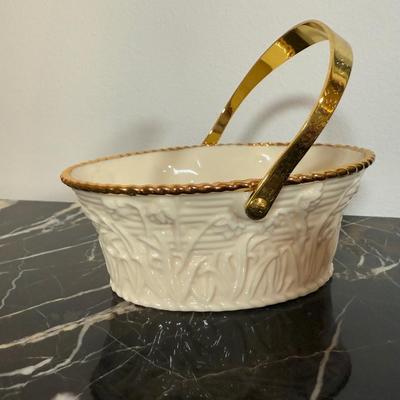 LOT 60D: Lenox Collection - Charleston Cake Plate, Bowls, Server & More