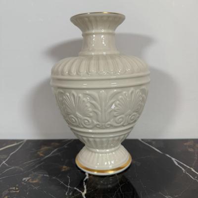 LOT 60D: Lenox Collection - Charleston Cake Plate, Bowls, Server & More