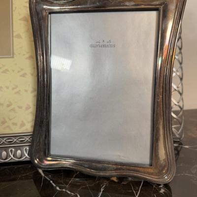 LOT 64D: Large Collection of Photo Frames - Malden, Broyhill & More