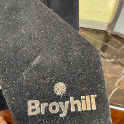 LOT 64D: Large Collection of Photo Frames - Malden, Broyhill & More