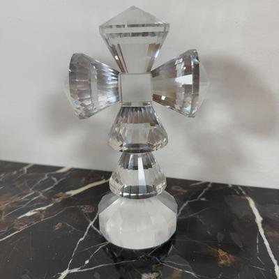 LOT 68F: Oleg Cassini Crystal Cross, Holographic Framed Last Supper & Glass Lit Church Decor