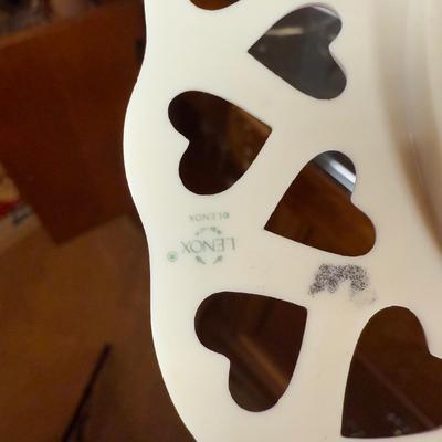 LOT 70F: White Photo Frames - Lenox, Nicole Miller, Valerie Bertinelli, Cynthia Rowley & More