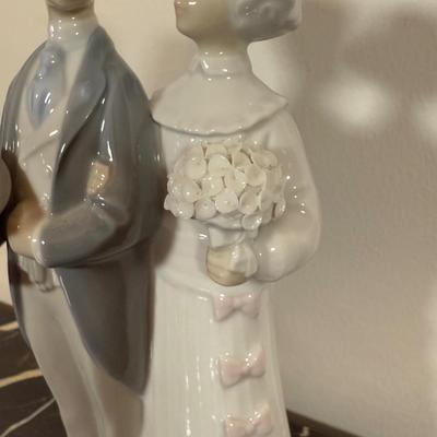 LOT 74K: Wedding Lladró 4808 Anniversary Photo Frames & More