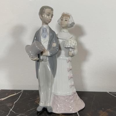 LOT 74K: Wedding Lladró 4808 Anniversary Photo Frames & More