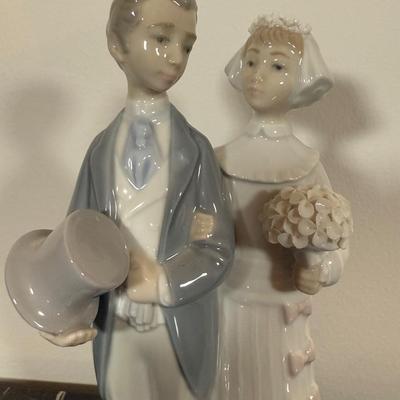 LOT 74K: Wedding Lladró 4808 Anniversary Photo Frames & More