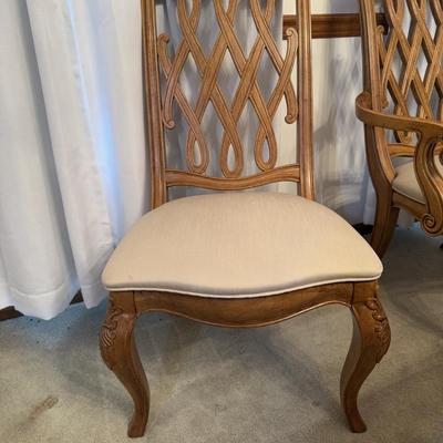 LOT 80D: American Drew Dining Table w/ 8 Chairs & 2 Leaves