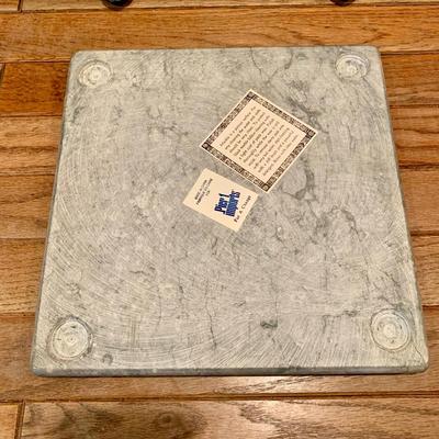 LOT 124 L: Set of 2 Z Shaped Bar Stools & Pier 1 Imports Green Marble Top w/ Metal Base Table / Plant Stand