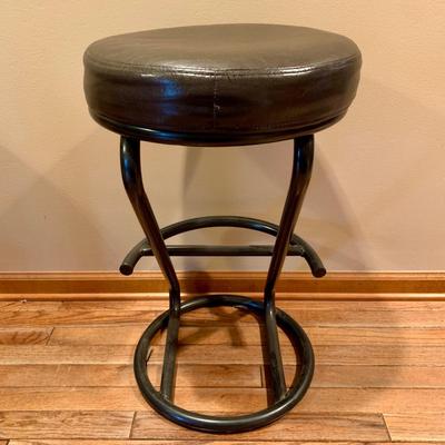 LOT 124 L: Set of 2 Z Shaped Bar Stools & Pier 1 Imports Green Marble Top w/ Metal Base Table / Plant Stand