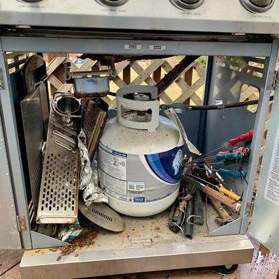 LOT 126 O: Nexgrill Model # 720-0830H