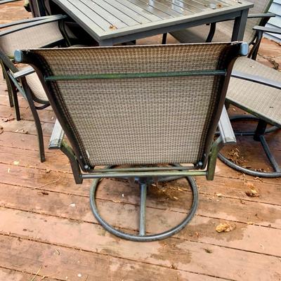 LOT 127 O: Outdoor Patio Set: Table, 6 Chairs, Umbrella, & Umbrella Stand