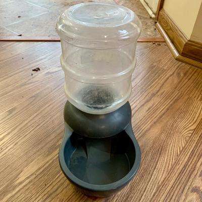 LOT 130 O & L: Pup N' Stuff Collection: 2 Mesh Outdoor / Indoor Dog Beds, Pet Hair Trimmer, Wooden Bone Shape Food & Water...