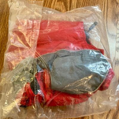 LOT 130 O & L: Pup N' Stuff Collection: 2 Mesh Outdoor / Indoor Dog Beds, Pet Hair Trimmer, Wooden Bone Shape Food & Water...