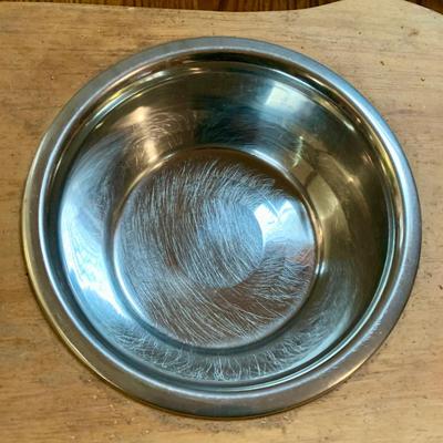 LOT 130 O & L: Pup N' Stuff Collection: 2 Mesh Outdoor / Indoor Dog Beds, Pet Hair Trimmer, Wooden Bone Shape Food & Water...