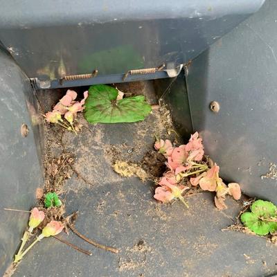 LOT 132 S: Sears Craftsman 9 HP Chipper Shredder Model #247.795890