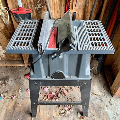 LOT 133 S: Craftsman 10" 2.5 HP Table Saw Model #137.218760