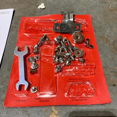 LOT 139 G: Hampton Bay Outdoor Patio Heater Model #NCZH-G-SS & NIP Fine Sense Pro Series Full Length Vinyl Cover